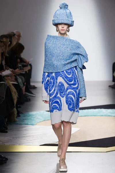 Look 7